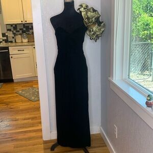 Lillie Rubin black velvet off the shoulder evening dress lined gold accent 80s